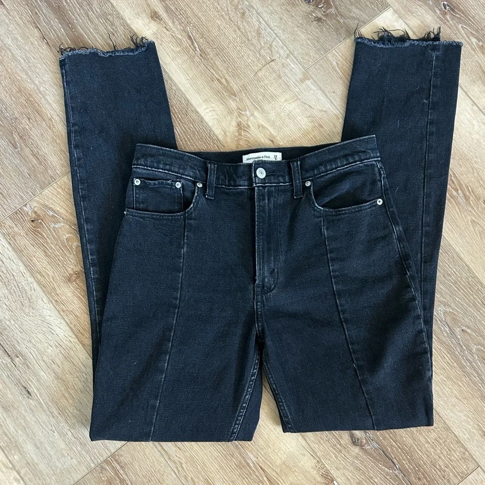 Abercrombie & Fitch High Rise Skinny Split Seam Back Denim 28 R 6 - Picture 3 of 8